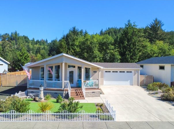 1060 CEDAR Loop, Lakeside, OR 97449