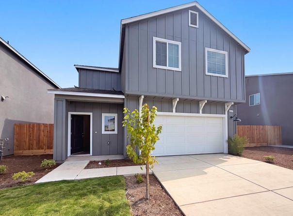 4472 Bellaire Avenue, Clovis, CA 93619