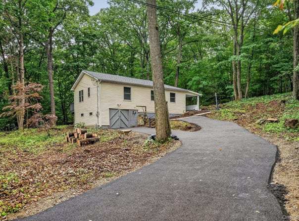 15 Arcadian Trail, Monroe, NY 10950