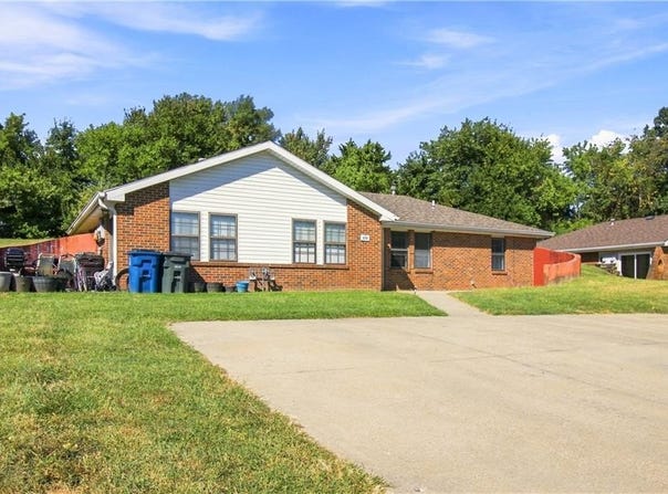 232 SE 121st Road, Warrensburg, MO 64093