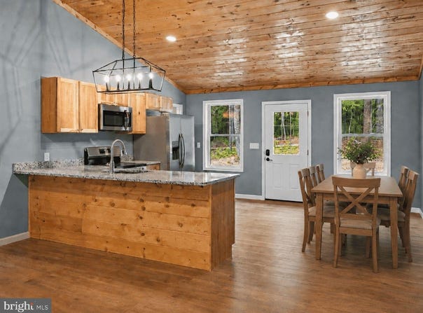 5 PIN OAK Road, BASYE, VA 22810