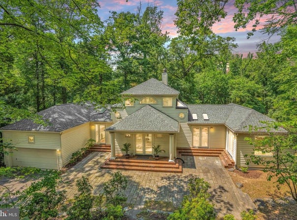 926 Saigon Rd, McLean, VA 22102