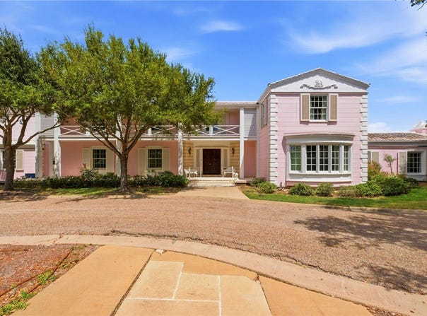 4002 Ocean Drive, Corpus Christi, TX 78411