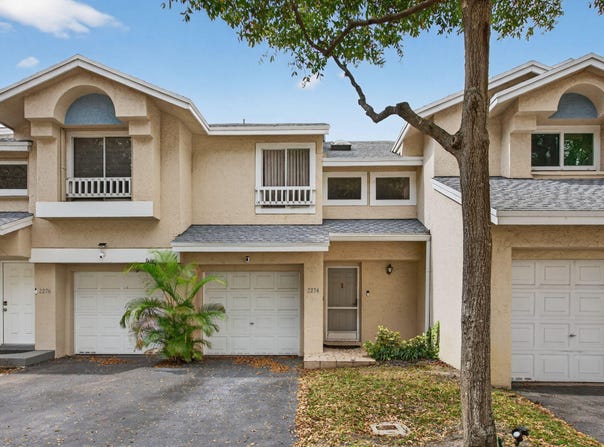 2274 Discovery Circle W, Deerfield Beach, FL 33442