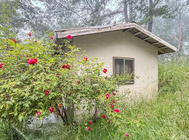 38401 Upper Road, Willits, CA 95490