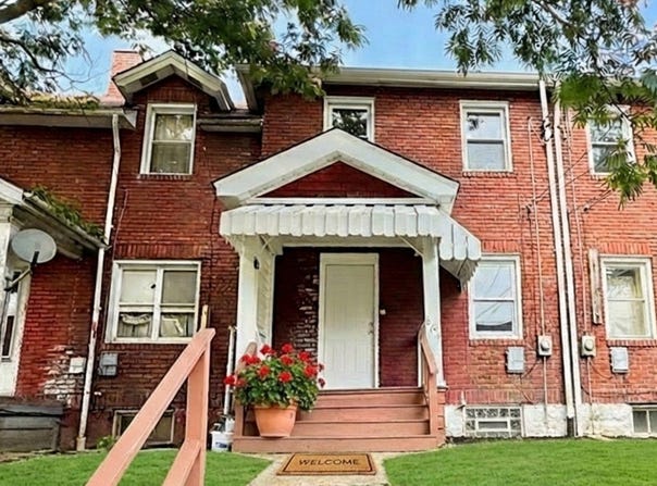 864 Vankirk St, Clairton, PA 15025
