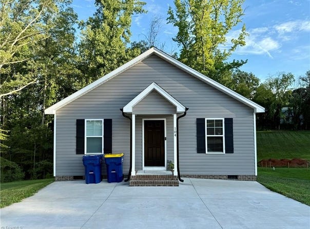 104 E Gene Hairston Street, Madison, NC 27025