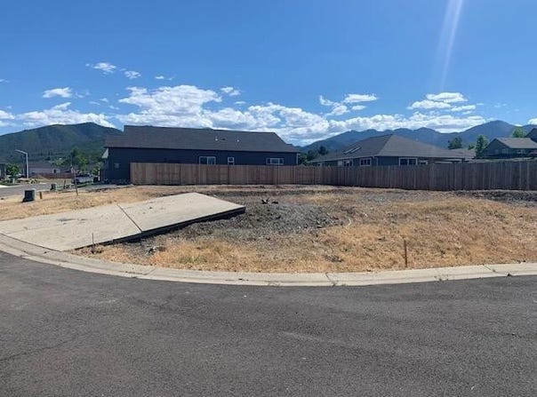 349 Quail Circle, Talent, OR 97540