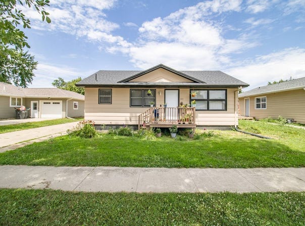 1317 15th St., Rock Valley, IA 51247