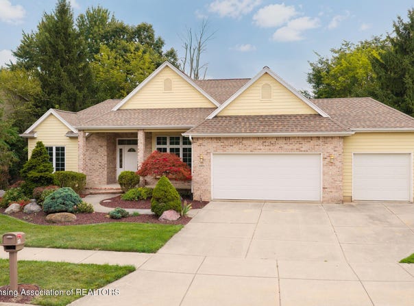 5601 Wild Iris Lane, Haslett, MI 48840