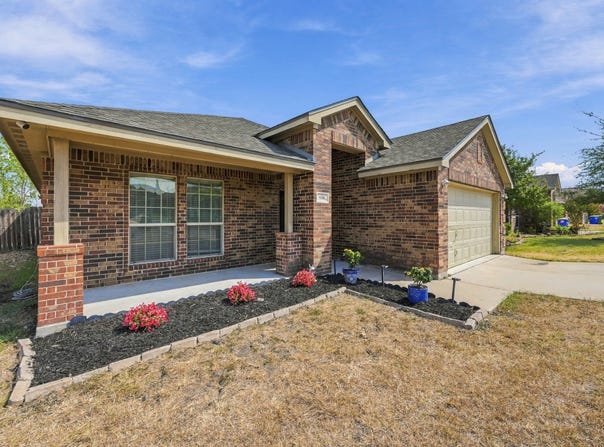 9208 Arlene Drive, White Settlement, TX 76108
