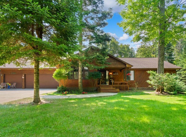 7398 Huntington Drive, Oscoda, MI 48750