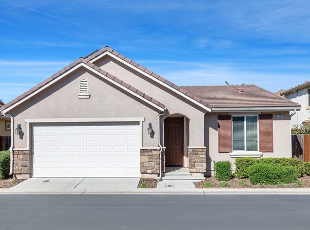 3250 Alps Lane, Clovis, CA 93619