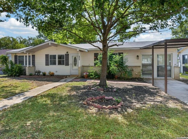 114 Hillcrest, Universal City, TX 78148