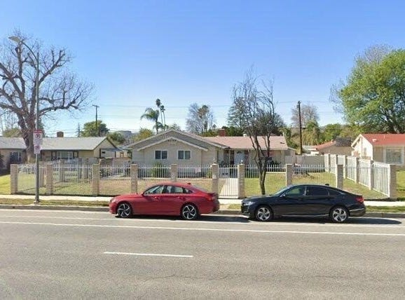 8105 Fallbrook, West Hills, CA 91304