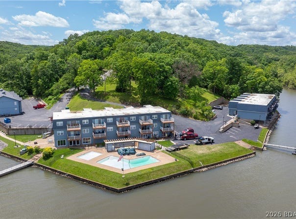 86 Henry's Way, Linn Creek, MO 65052