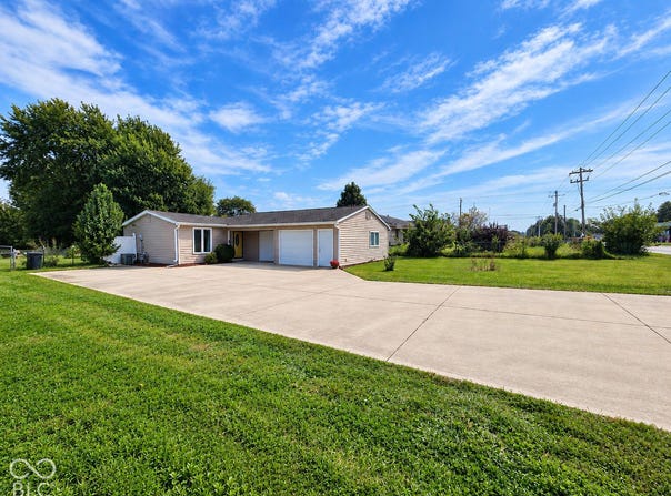12537 N Paddock Road, Camby, IN 46113