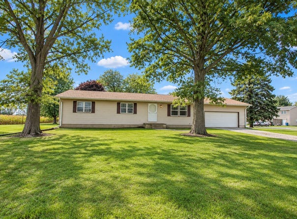 10419 Hampton Drive, Rock Falls, IL 61071