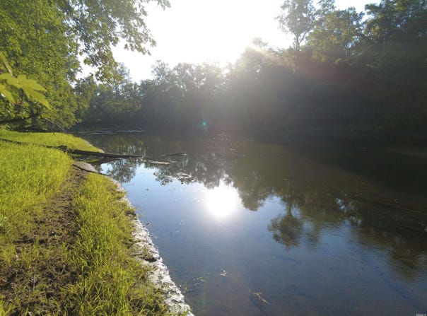 E 75N Road, Winamac, IN 46996