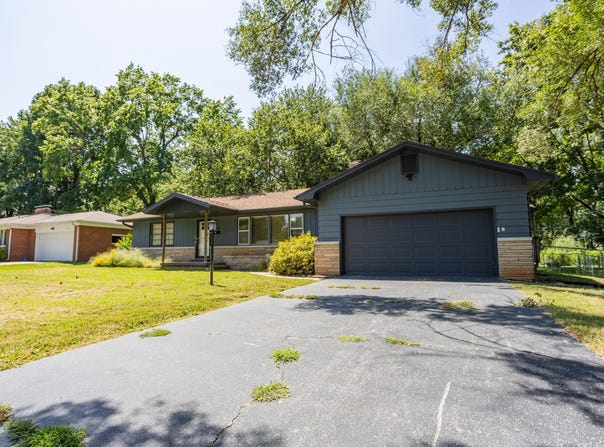 2123 S Prairie Lane, Springfield, MO 65804
