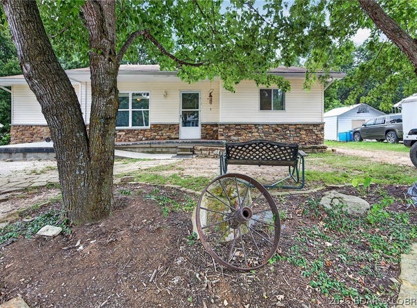 114 Mooreview Drive, Laurie, MO 65037