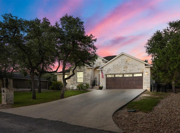 4 Maplewood Rd, Wimberley, TX 78676