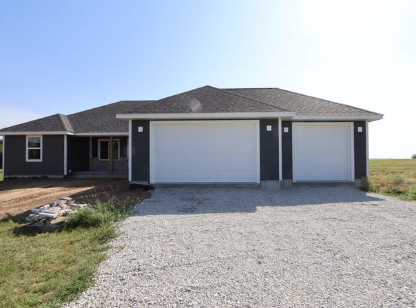 E Arrowhead Estates, Stockton, MO 65785