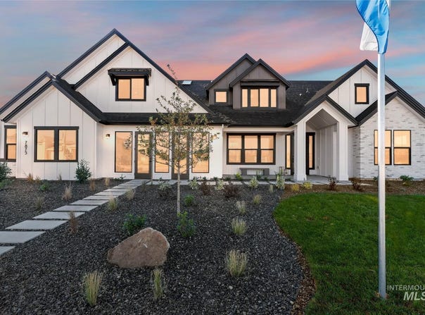 7900 W Flathead Lake St, Eagle, ID 83616