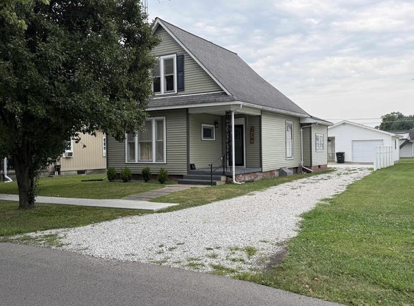 539 E St NE, Linton, IN 47441