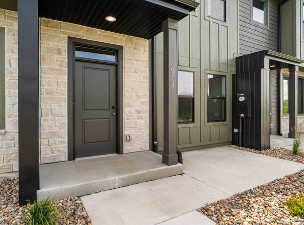 913 Percheron Lane, Norwalk, IA 50211