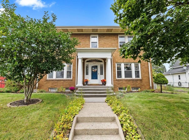 207 E Main Street, Mentone, IN 46539