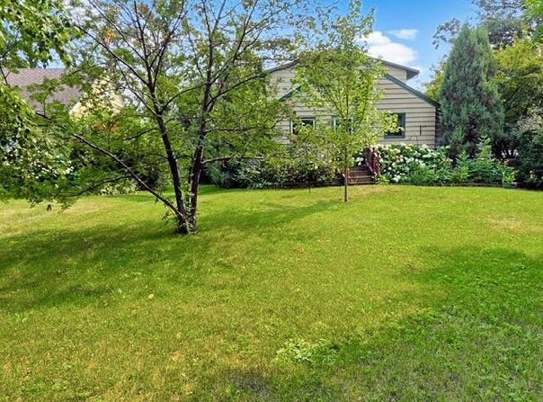 908 Lake Street NE, Warroad, MN 56763