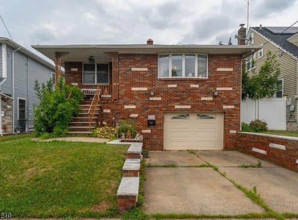 606 Knopf St, Linden City, NJ 07036-5024
