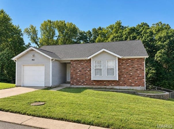 916 Mill Creek Drive, Imperial, MO 63052