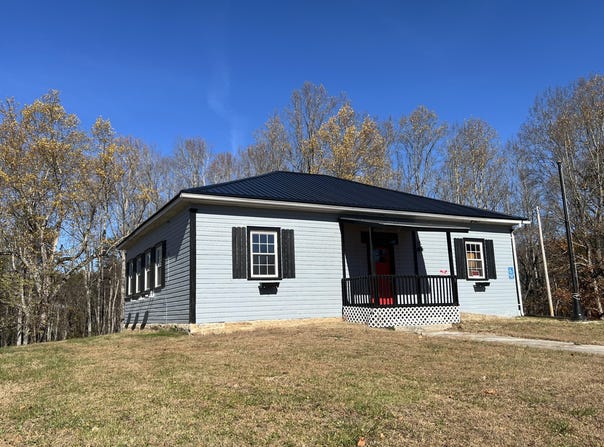 2654 Pinhook Rd, Peterstown, WV 24963