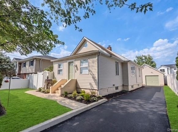 31 Cherry Avenue, Bethpage, NY 11714