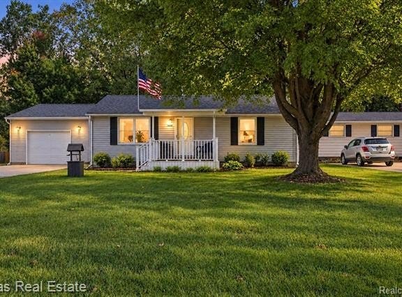 1489 Transue Avenue, Burton, MI 48509