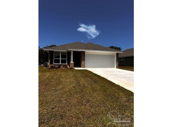 905 Rustling Pine Rd, Cantonment, FL 32533