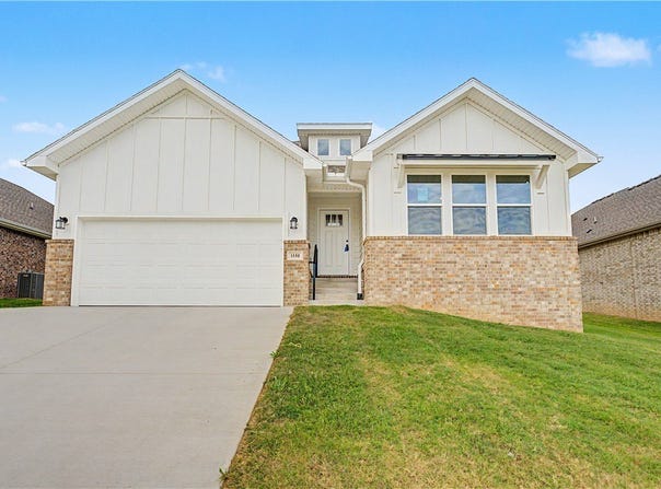 1150 Garrett Lane, Centerton, AR 72719