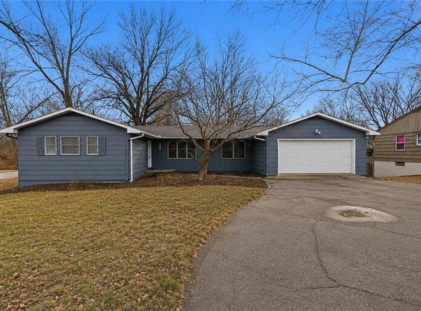 612 Christopher Street, Warrensburg, MO 64093