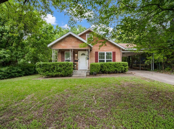 709 Dr Martin Luther King Jr Boulevard, Waxahachie, TX 75165