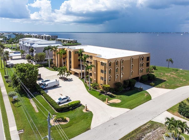 1601 PARK BEACH Circle, PUNTA GORDA, FL 33950