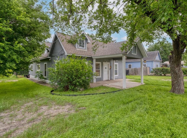 920 Washburn St, Taylor, TX 76574