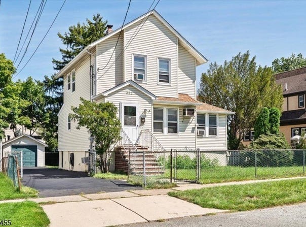 322 Kaplan Ave, Hackensack City, NJ 07601-1803