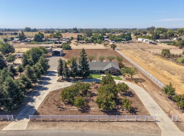 3589 N Markay Avenue, Sanger, CA 93657