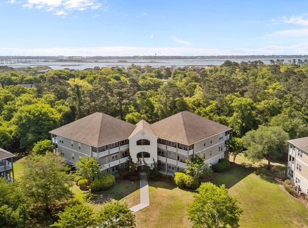 200 Lighthouse Lane, Cedar Point, NC 28584