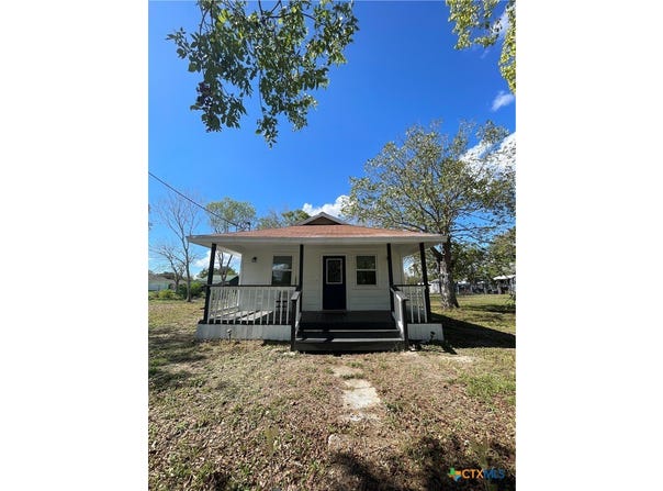 700 & 708 3rd Street, Edna, TX 77957