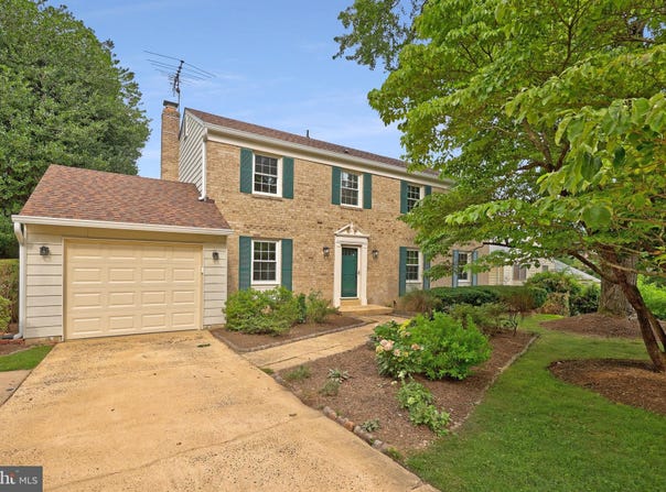 4509 WAKEFIELD CHAPEL Road, ANNANDALE, VA 22003