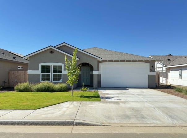 6267 Willow Oak Avenue, Visalia, CA 93291