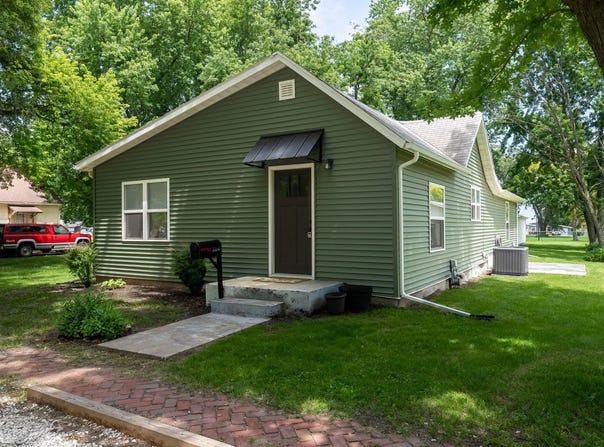 314 N 2nd Avenue, Chenoa, IL 61726